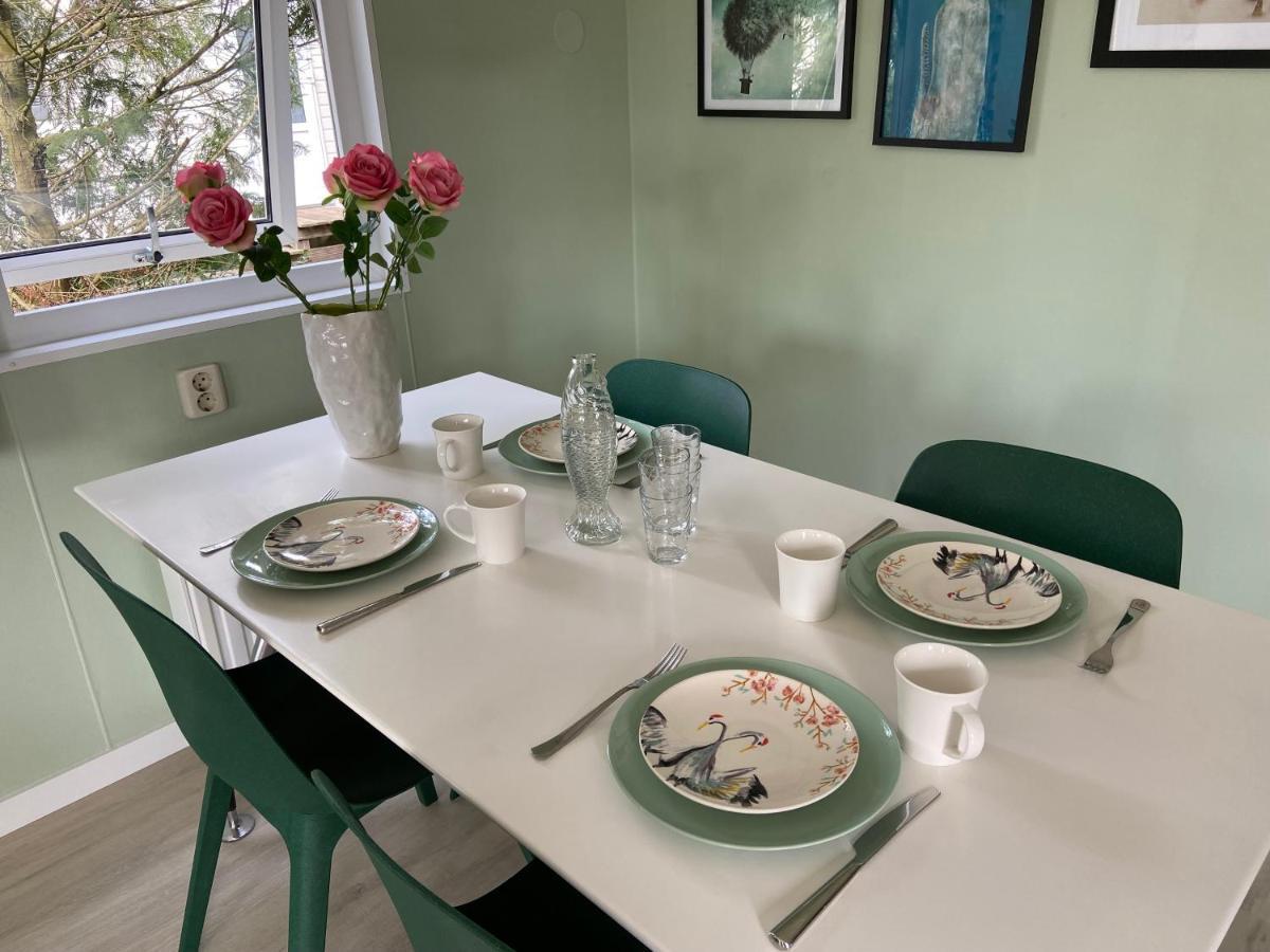 Ruim En Modern Chalet In De Veluwse Bossen プッテン エクステリア 写真