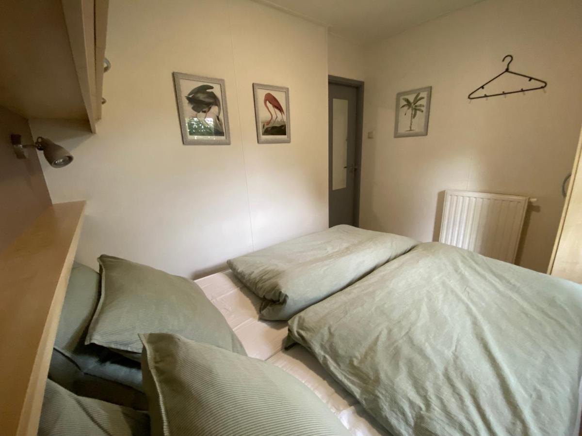 Ruim En Modern Chalet In De Veluwse Bossen プッテン エクステリア 写真