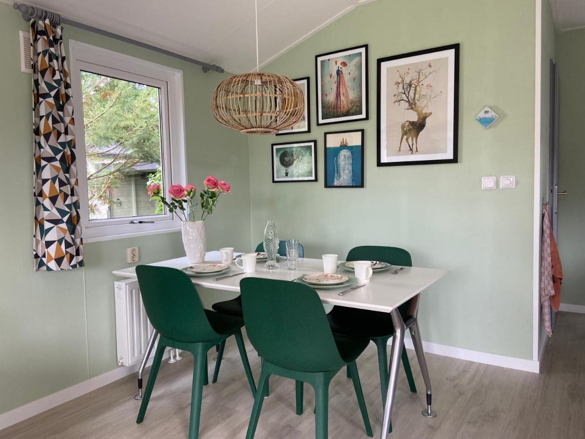 Ruim En Modern Chalet In De Veluwse Bossen プッテン エクステリア 写真